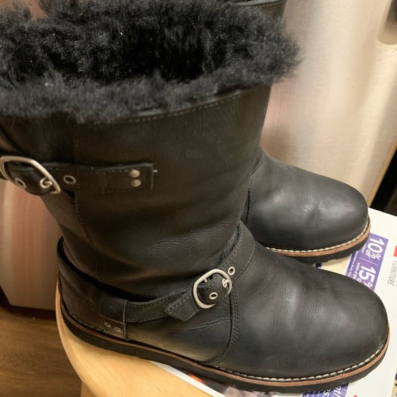 Boots - Picture 4 of 5